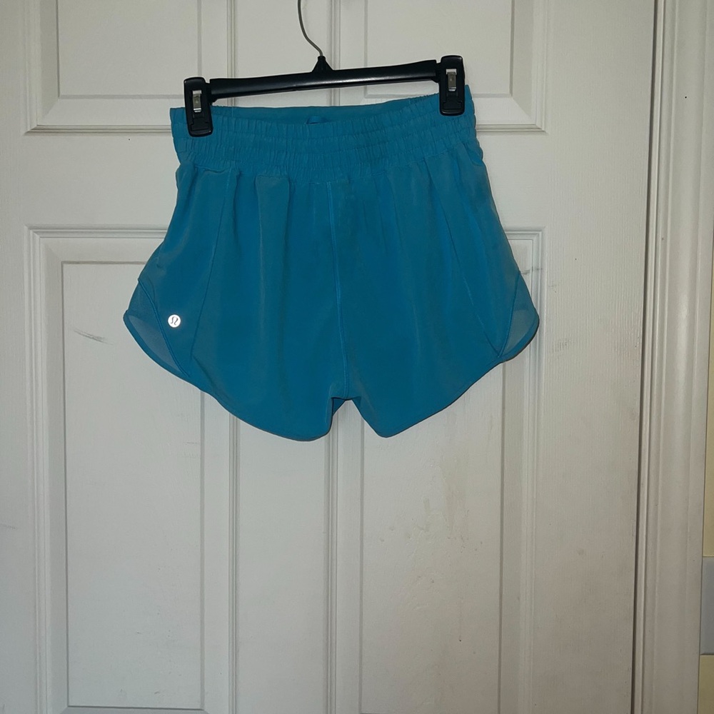 lululemon high rise hotty hots in kayak blue, size 6, 2.5” inseam